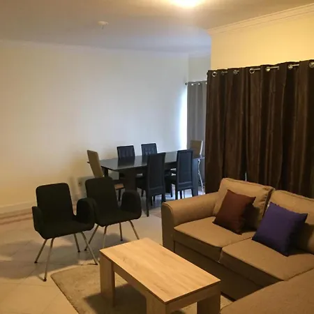 E.c Apartment *